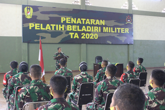 POINTER KADISJASAD PADA PEMBUKAAN PENATARAN BELADIRI MILITER (BDM) DI LINGKUNGAN TNI AD